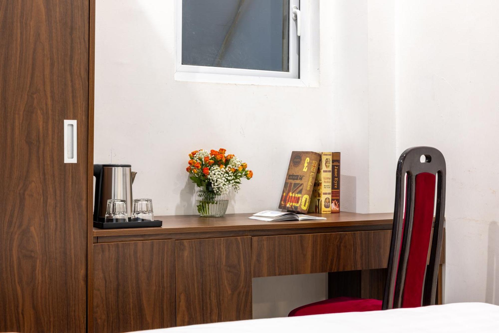 Hanoi Capital House & Travel Екстериор снимка