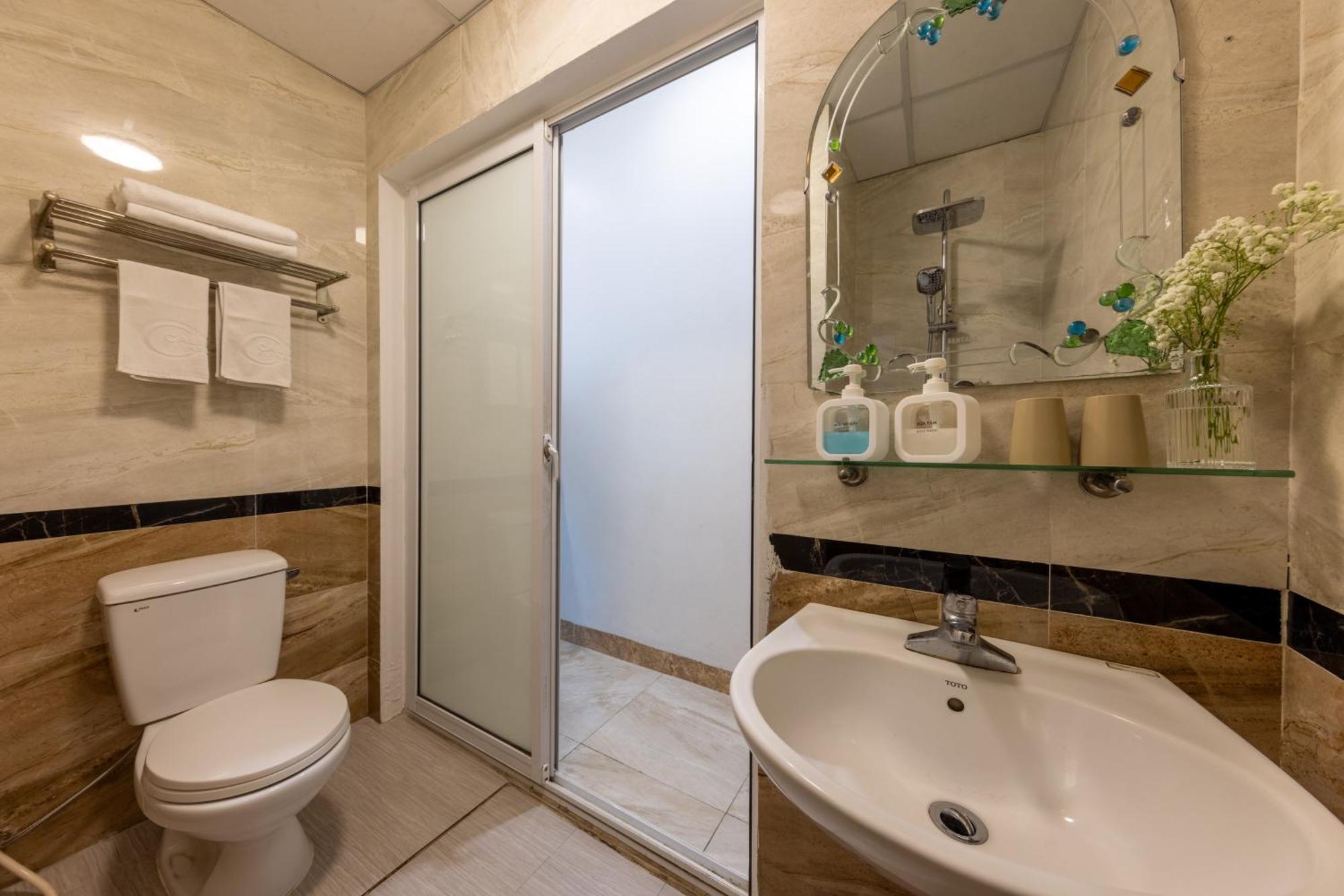 Hanoi Capital House & Travel Екстериор снимка