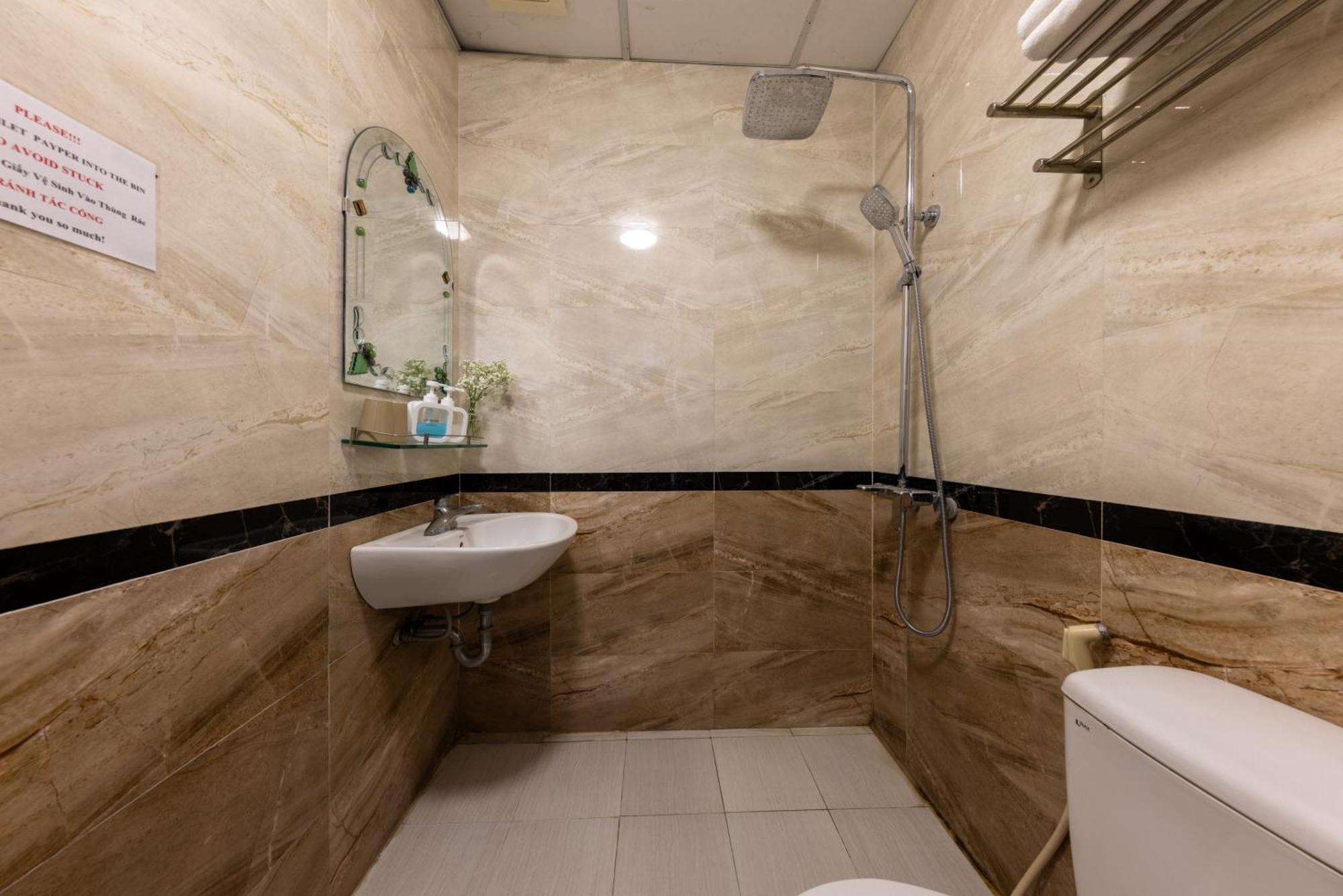 Hanoi Capital House & Travel Екстериор снимка